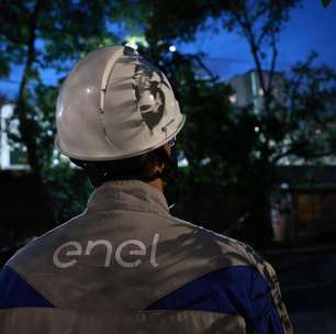 Enel diz que 'está normalizando' fornecimento de energia, mas há 'casos mais complexos' por resolver