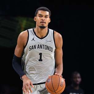 Wembanyama comanda, e Spurs vão à final da NBA Cup