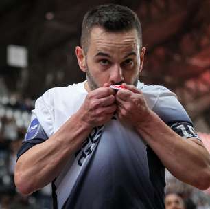 Ídolo se despede do Corinthians após vice na LNF