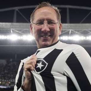 Dono do Botafogo 'aumenta carga' e quer contratar dois jogadores do São Paulo