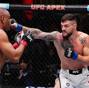 Cesinha sofre com a luta agarrada e perde para polonês da Fighting Nerds no UFC Vegas 112