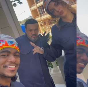 Elenco de Três Graças filma diversão nos bastidores da novela: 'Um salve da Chacrinha'