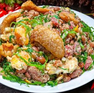 Feijão-tropeiro apimentado: aprenda a fazer essa versão incrível