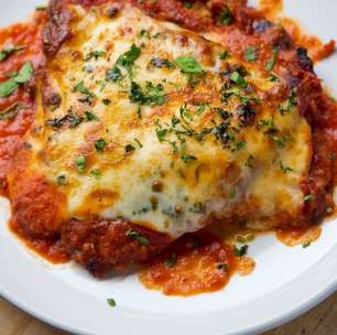 Filé de frango à parmegiana suculento e rápido de fazer