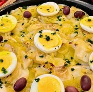 Como fazer bacalhau à gomes de sá: passo a passo completo