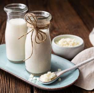 Kefir: 5 benefícios da bebida fermentada que favorece o equilíbrio do organismo