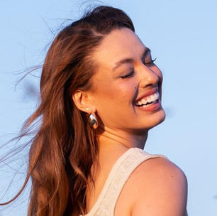 Beatriz Reis mostra 7 looks de Réveillon com peças de até R$ 129,99