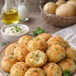 Como fazer bolinho de batata fácil com só 4 ingredientes