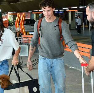 Nem Adidas, nem New Balance: estes tênis da Nike são os favoritos de Bruna Marquezine para viajar e as garotas clássicas adoram