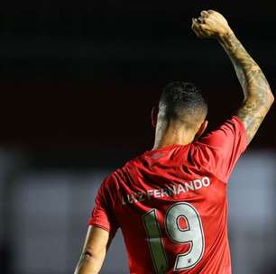 Bom nome? Vitória e Fortaleza disputam atacante do Athletico Paranaense para 2026