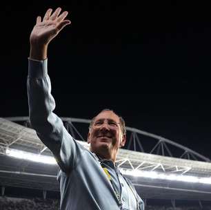 REFORÇO DE PESO NO BOTAFOGO: Camisa 10 de sucesso no exterior, vira alvo de John Textor; afirma jornalista