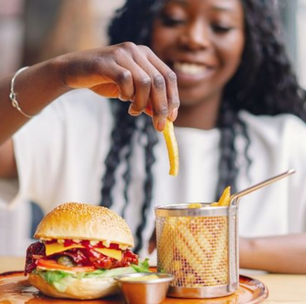 As 10 piores comidas que você pode comer para a sua saúde e o que você pode consumir no lugar delas