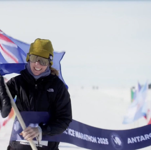 Mulher faz história ao vencer Maratona do Gelo na Antártida