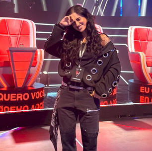 DAY LIMNS retorna ao 'The Voice' oito anos após final e assiste hit de sua autoria ser cantado no palco