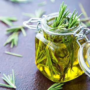 Ferver alecrim pode trazer uma série de benefícios para a sua casa; entenda