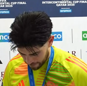 Rossi explica falha em gol do PSG e admite nervosismo: 'Bola escorregou nas pontas dos dedos'