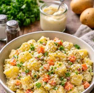 Salada de batata com maionese caseira: receita fácil, cremosa e tradicional