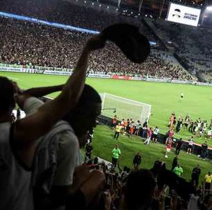 Vasco homenageia funcionários e distribui camisa oficial e ingresso para a decisão da Copa do Brasil