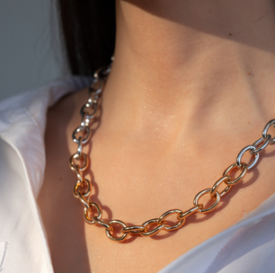 Prata ou dourado? Descubra qual metal mais combina com você