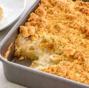 Crumble crocante e fácil: a farofa doce da cuca alemã