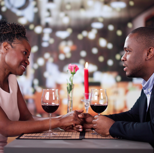 Simpatia com vela para fortalecer o amor na noite de Natal