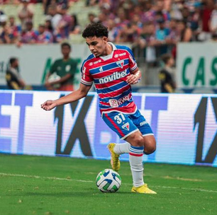 Atlético-GO define situação de meia para temporada 2026 em negociação com Fortaleza