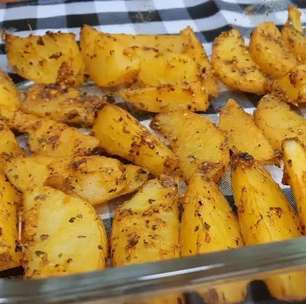 Batata rústica deliciosa: o acompanhamento mais fácil e saboroso para a ceia de Natal.