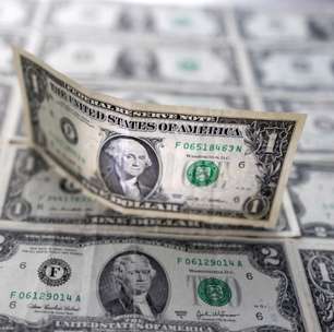 Dólar sobe no Brasil após Bolsonaro confirmar apoio à candidatura de Flávio