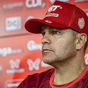 Atacante rescinde com o Ceará e encaminha acerto com Vila Nova de Umberto Louzer