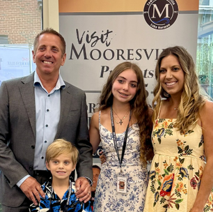 Esposa de piloto da Nascar enviou mensagem para mãe antes do avião cair: 'Estamos em apuros'