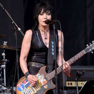Joan Jett diz que foi alvo de machismo por tocar guitarra e não violão