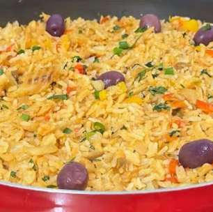 Arroz com bacalhau: o prato completo e delicioso que é ideal para o almoço do domingo de Páscoa.