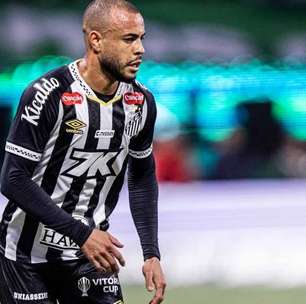 Mayke tenta recuperar espaço no Santos e busca permanência para a próxima temporada