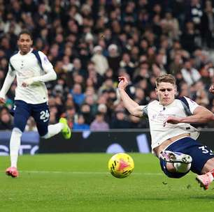 Liverpool vence Tottenham e emplaca terceira vitória consecutiva