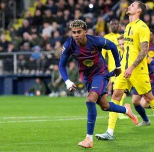 Barcelona engata a oitava vitória seguida, bate o Villarreal e se isola na liderança
