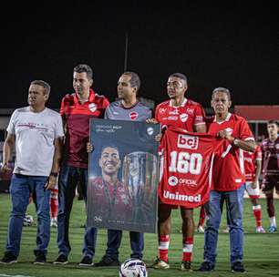 Vila Nova comemora notícia que muda patamar do clube com jogadores