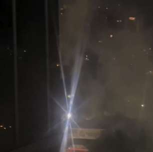 Torcedores do Vasco fazem foguetório de madrugada em hotel do Corinthians