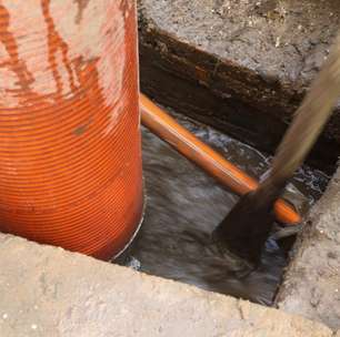 Limpeza da drenagem remove volume equivalente a dez piscinas olímpicas das tubulações de Porto Alegre