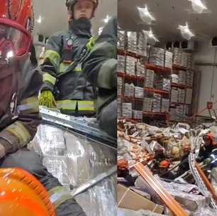 Vídeo mostra Bombeiros resgatando operador de empilhadeira soterrado após queda de prateleiras