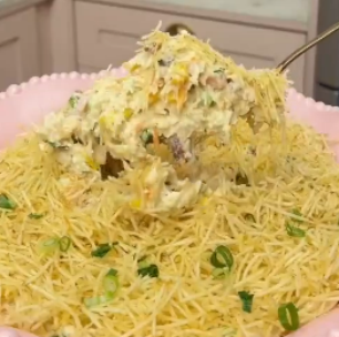 Receita de salpicão de frango com batata palha para complementar a ceia de Natal