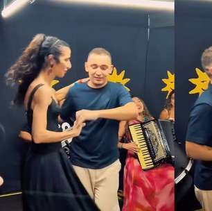 João Gomes e Marisa Monte dançam forró nos bastidores de show