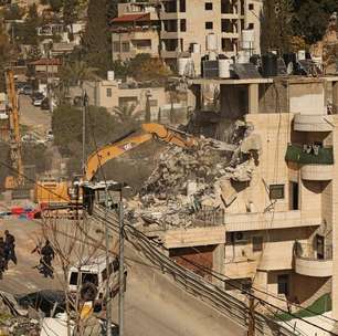 Israel derruba edifício em Jerusalém Oriental e dezenas de palestinos ficam desabrigados