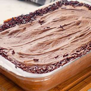 Torta de chocolate aerada: a sobremesa cremosa e deliciosa de chocolate na travessa para o Ano Novo