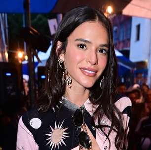 Como é a mansão de Bruna Marquezine em Orlando por dentro? Imóvel tem árvore de Natal temática, decoração elegante, além de quarto minimalista e confortável