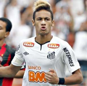 Ex-atacante do Athletico-PR surpreende torcida e revela time do coração: "Cria do"