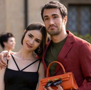 'Momento profundamente trágico': A quinta temporada de 'Emily in Paris' traz uma comovente homenagem após morte que abalou equipe da série