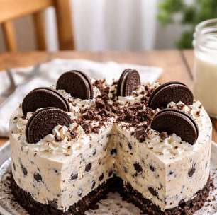 Como fazer bolo de sorvete com biscoito em poucos passos