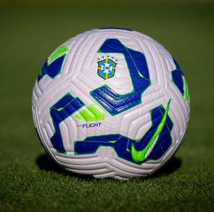 Com quase 100 gols sofridos, gigante do Brasileirão fecha ano sob cobrança do treinador