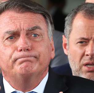 Cirurgia de Bolsonaro deve durar 4 horas e não vai tratar crises de soluço