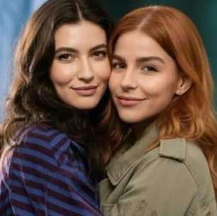 Beijo lésbico de 'Três Graças' agita a web e divide opiniões: 'Beijaço sim!'